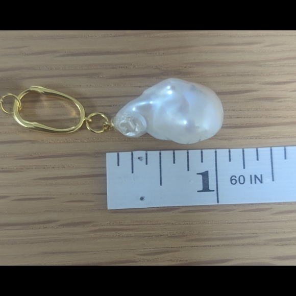 Genuine Baroque Pearl Drop Necklace Howlite Bead 18K Gold Plated Statement Piece - Picture 5 of 6